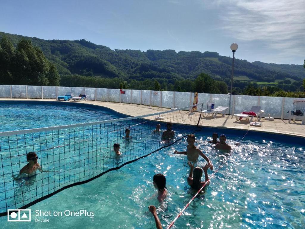 Saint Geniez D'Olt Jolie T2 Amenagee Et Equipee Village Goelia 2 Piscines Chauffees Εξωτερικό φωτογραφία